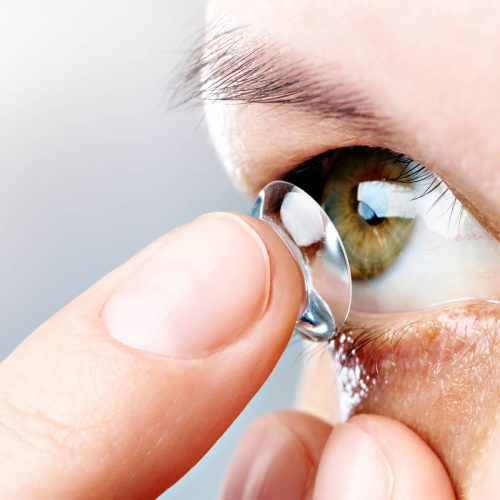 Enhancing Vision and Convenience: Exploring the Benefits of Contact Lenses